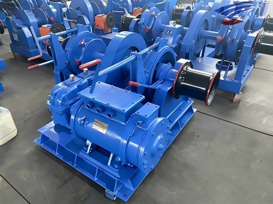 电动双侧起锚机